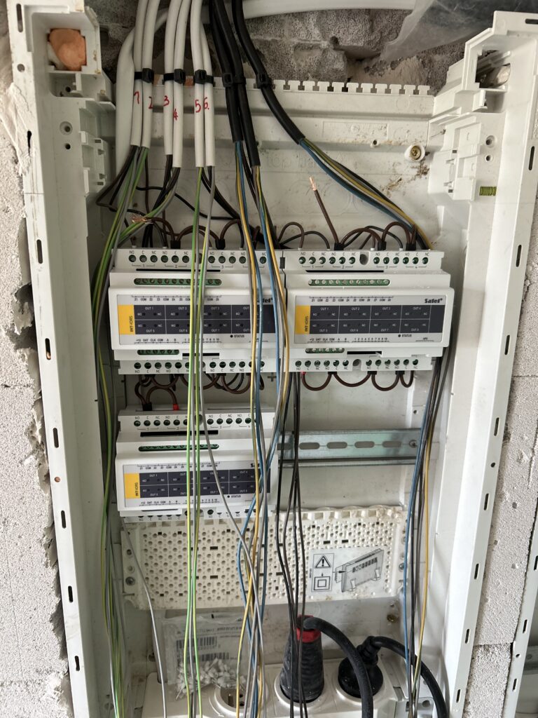Uruchomienie rolet w domu jednorodzinnym